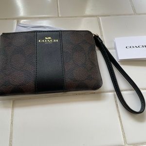 COACH WOMENS Corner Zip Wristlet In Canvas Leather - BRAND NEW